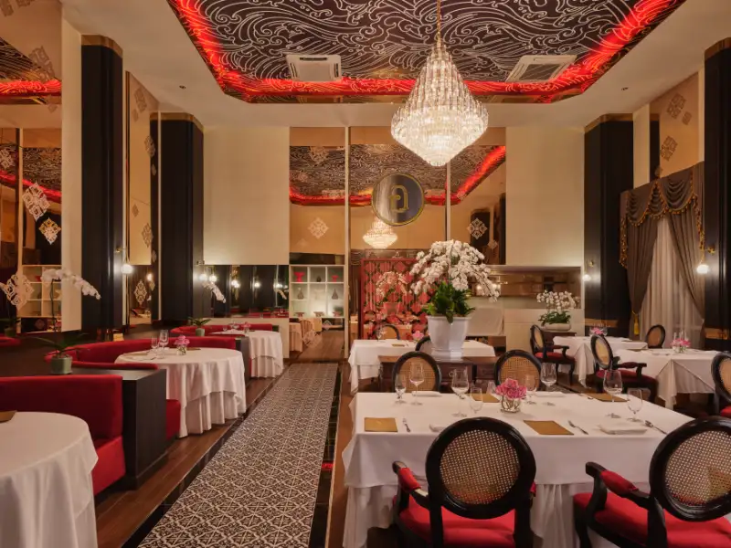 Main-Dining-&-Lounge